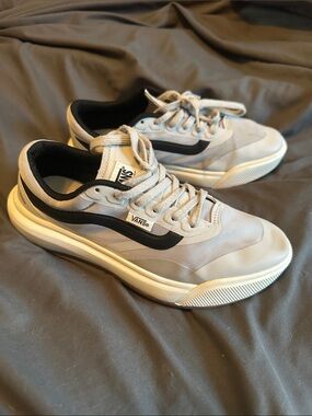 Vans Light Gray Low-Top Sneakers with Black mens sz 5